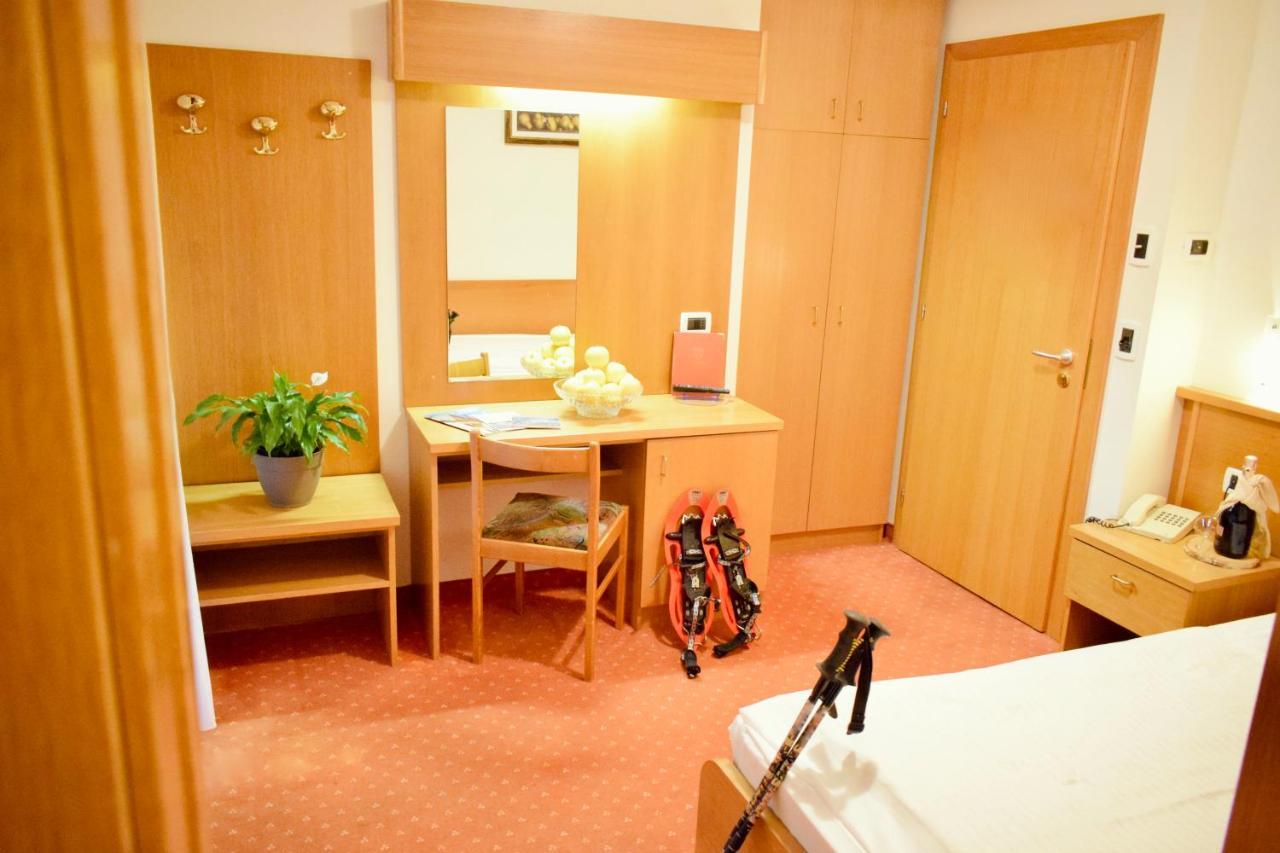 Hotel Waldheim Sarnonico Екстериор снимка