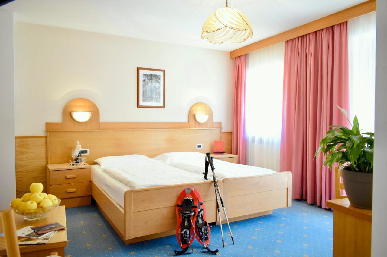 Hotel Waldheim Sarnonico Екстериор снимка