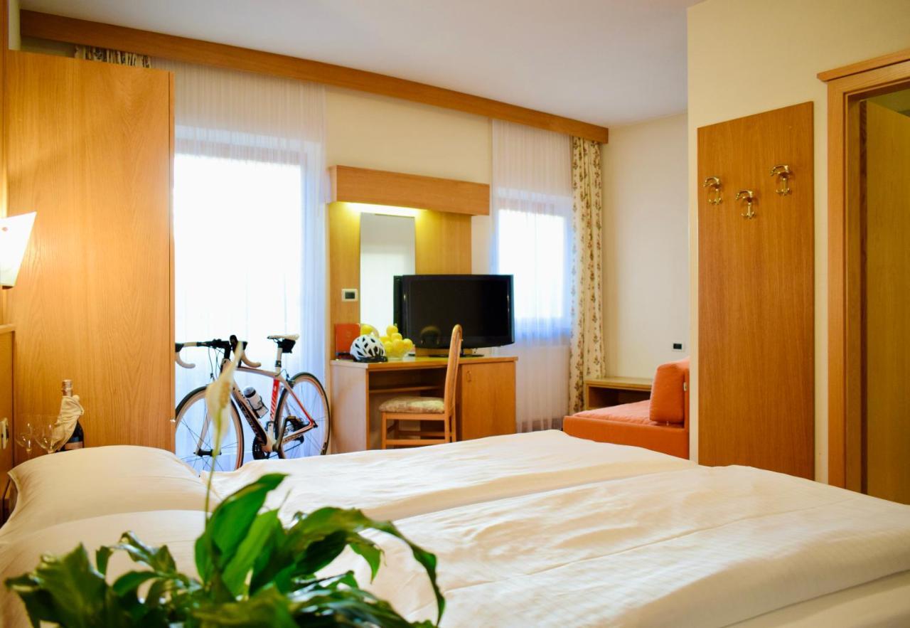 Hotel Waldheim Sarnonico Екстериор снимка