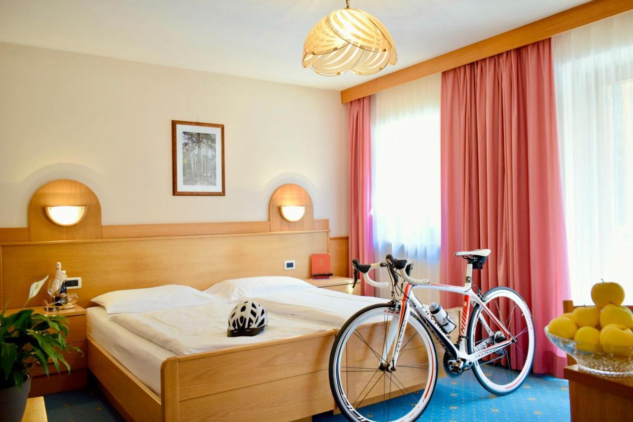 Hotel Waldheim Sarnonico Екстериор снимка