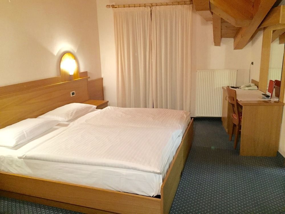 Hotel Waldheim Sarnonico Екстериор снимка