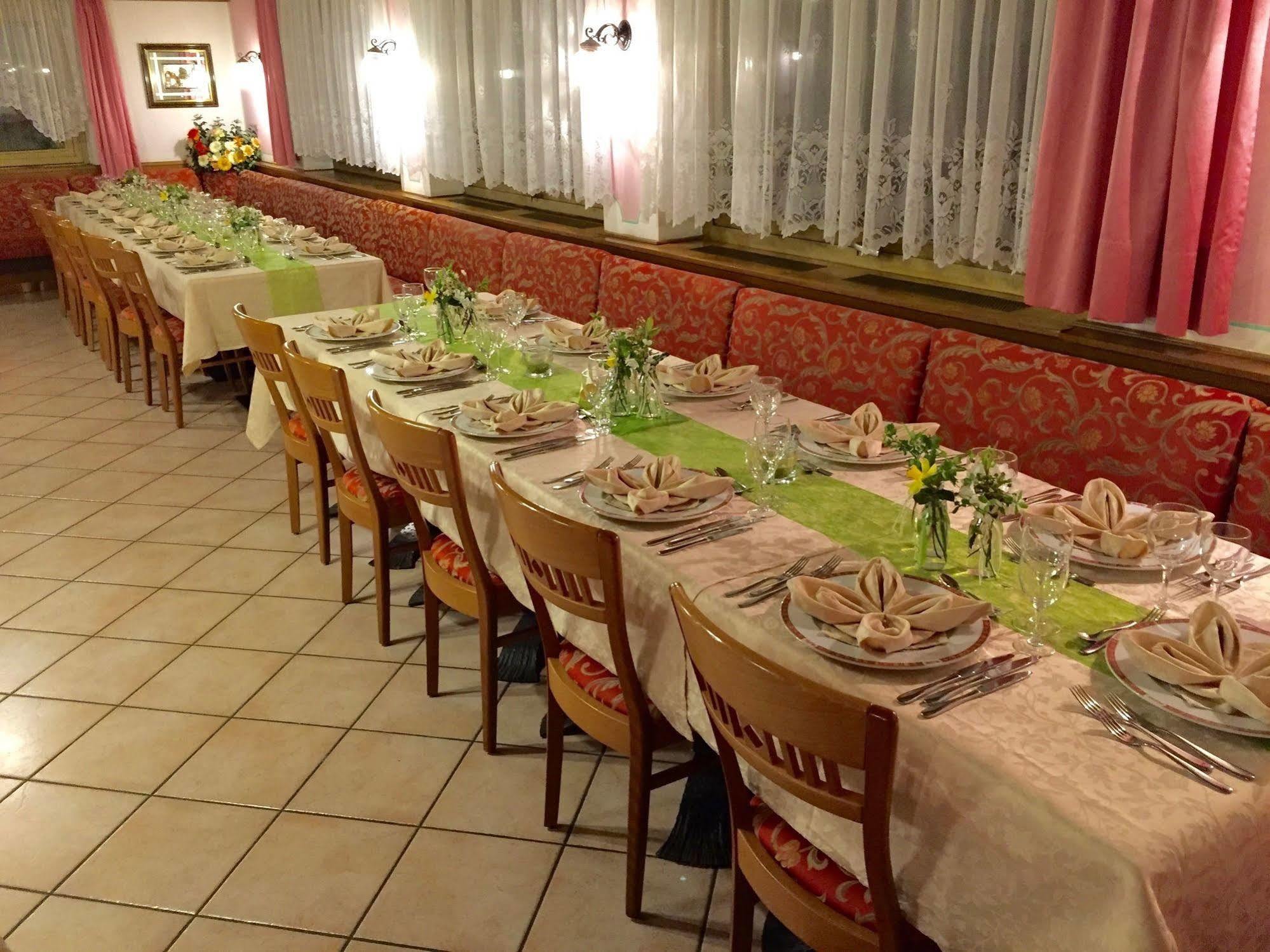Hotel Waldheim Sarnonico Екстериор снимка