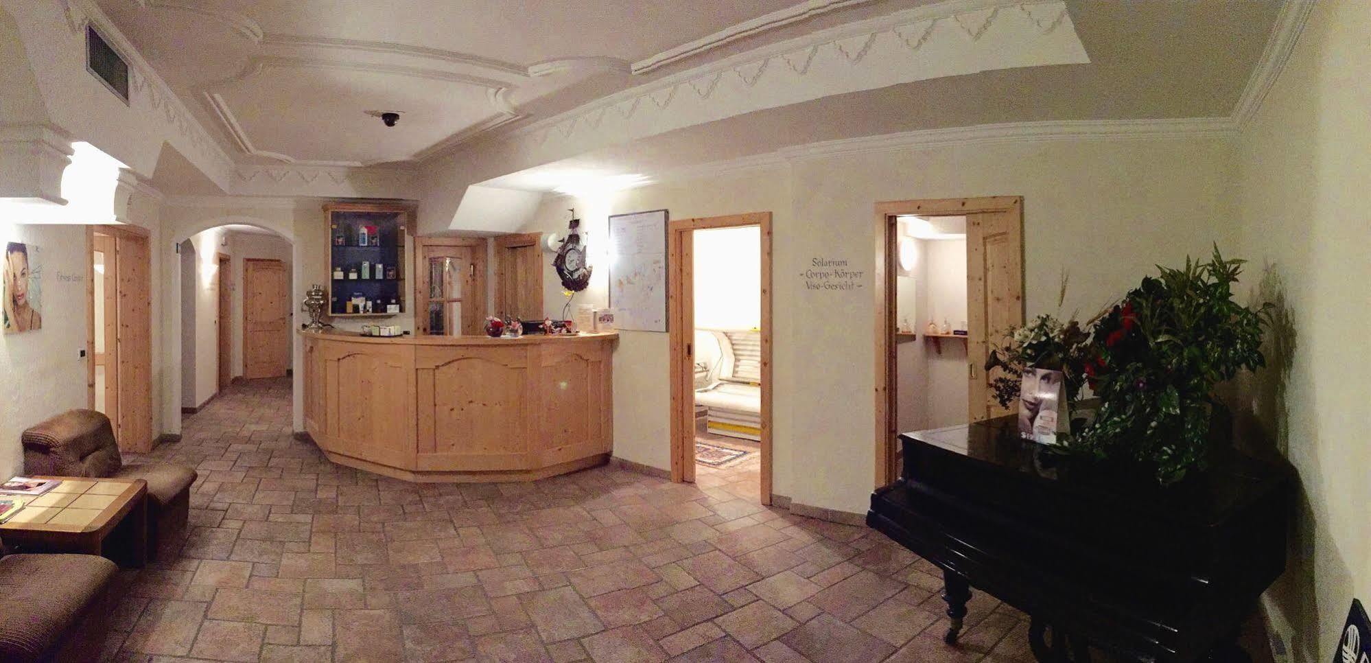 Hotel Waldheim Sarnonico Екстериор снимка