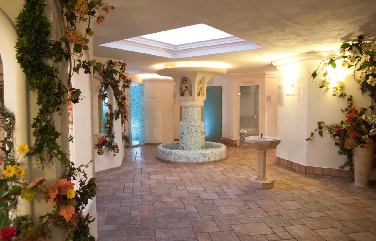 Hotel Waldheim Sarnonico Екстериор снимка